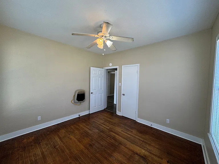 402 Egan St — Photo 5