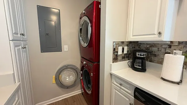 1028 Grace Hill Dr — Photo 14