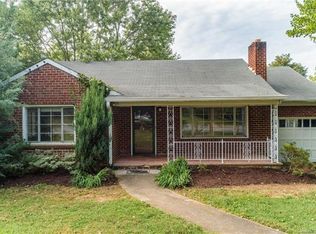 44 Beverly Rd W, Asheville, NC 28806