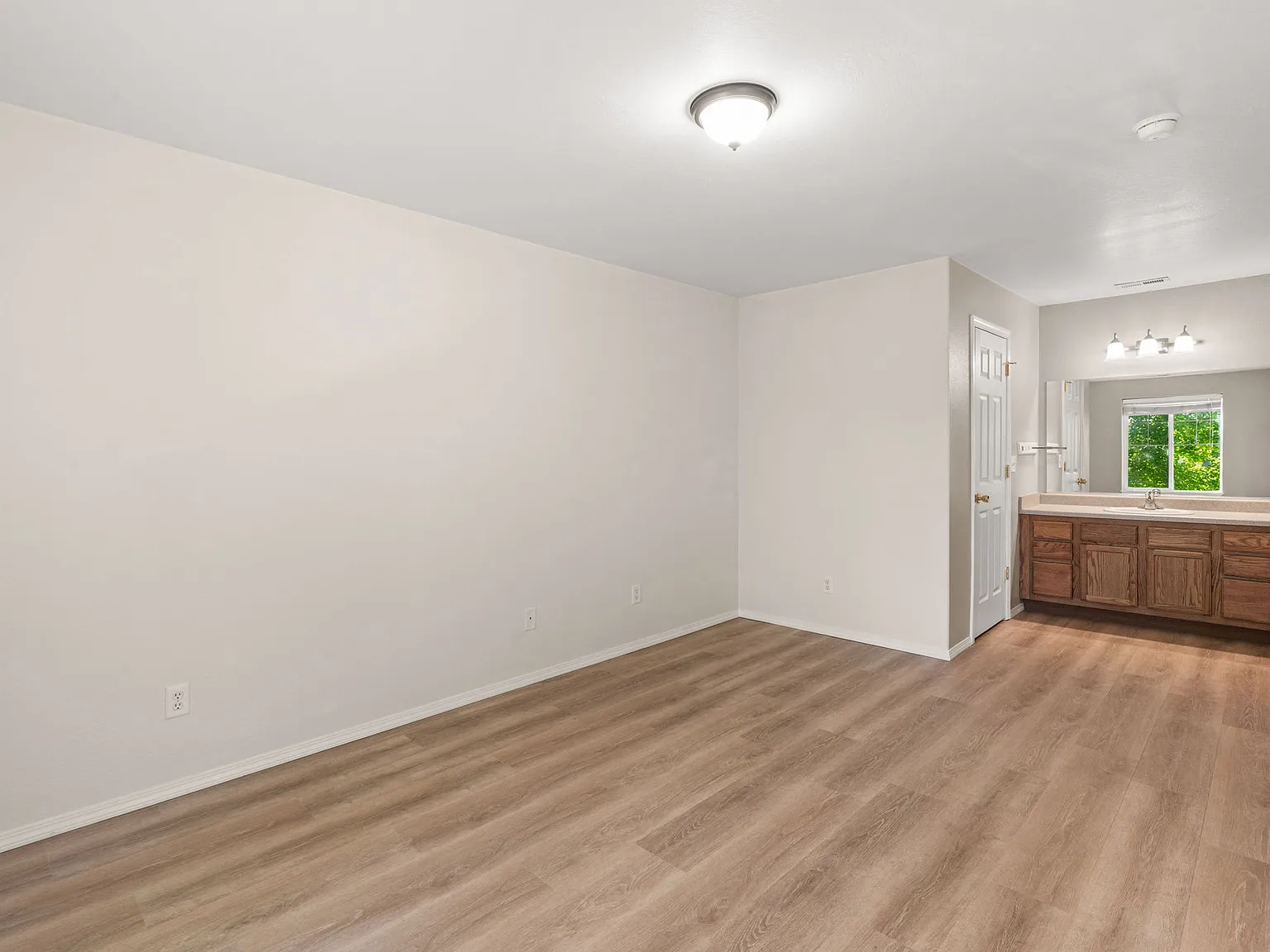 825 Forestglen Dr, - Unit 7E — Photo 1