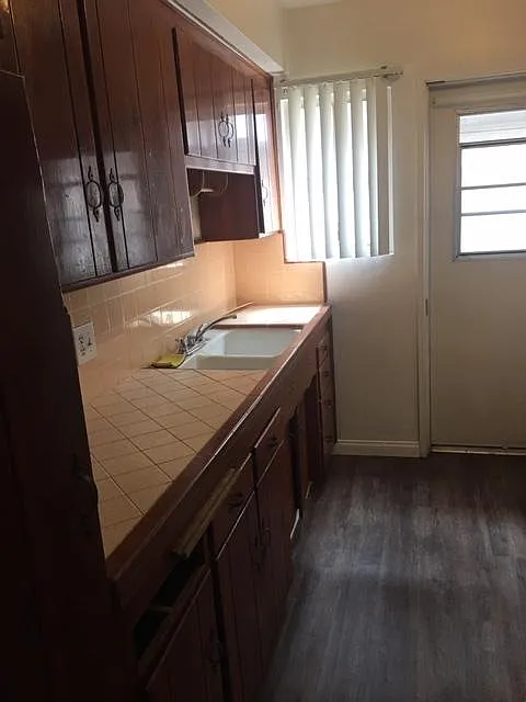 2 bed, 850 sqft, $2,495 — Photo 2