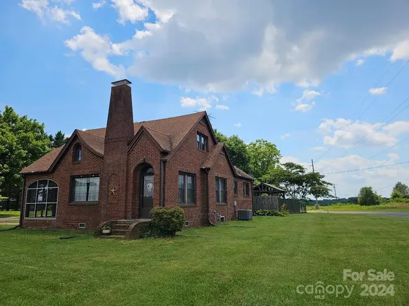 4873 Taylorsville Hwy, Stony Point, NC 28678