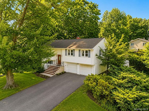 2nd image of 132 Hilltop Road