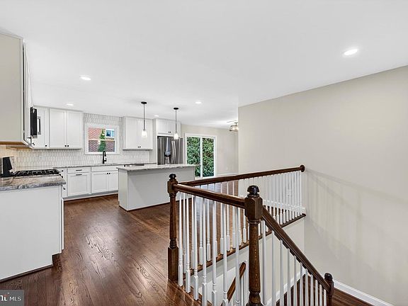 5th image of 1 Kenleigh Ct