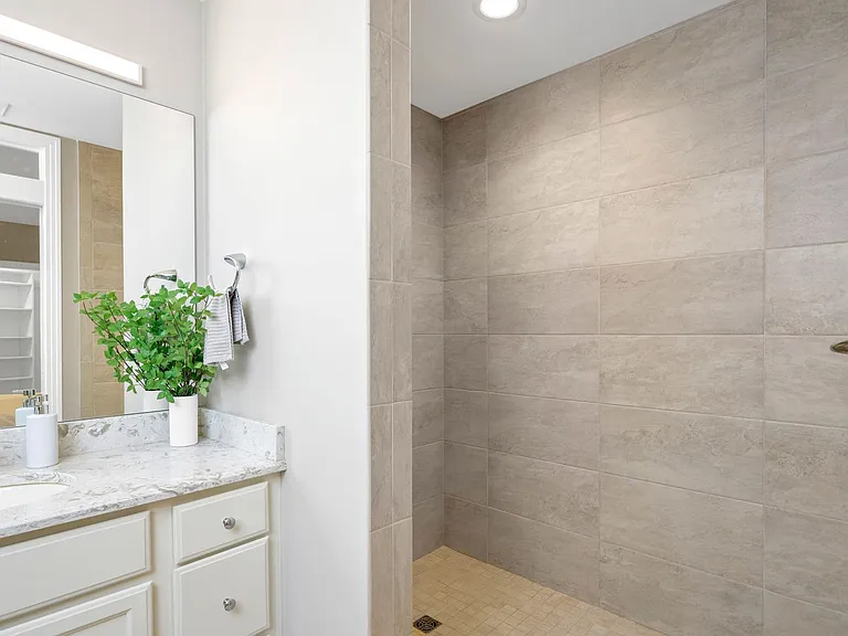 110 E Michigan Ave #304 — Photo 8