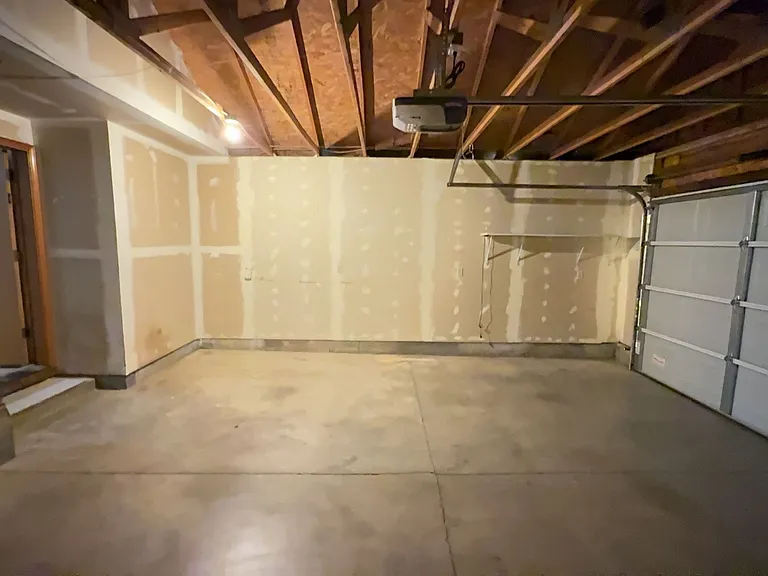 4449 Samantha Ct NE — Photo 24