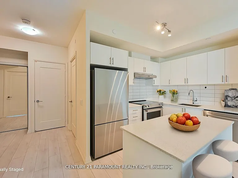 9000 Jane St #220 — Photo 12