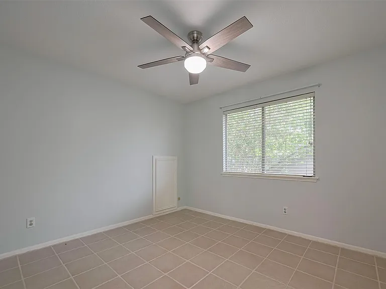 1103 Cheyenne Meadows Dr — Photo 32
