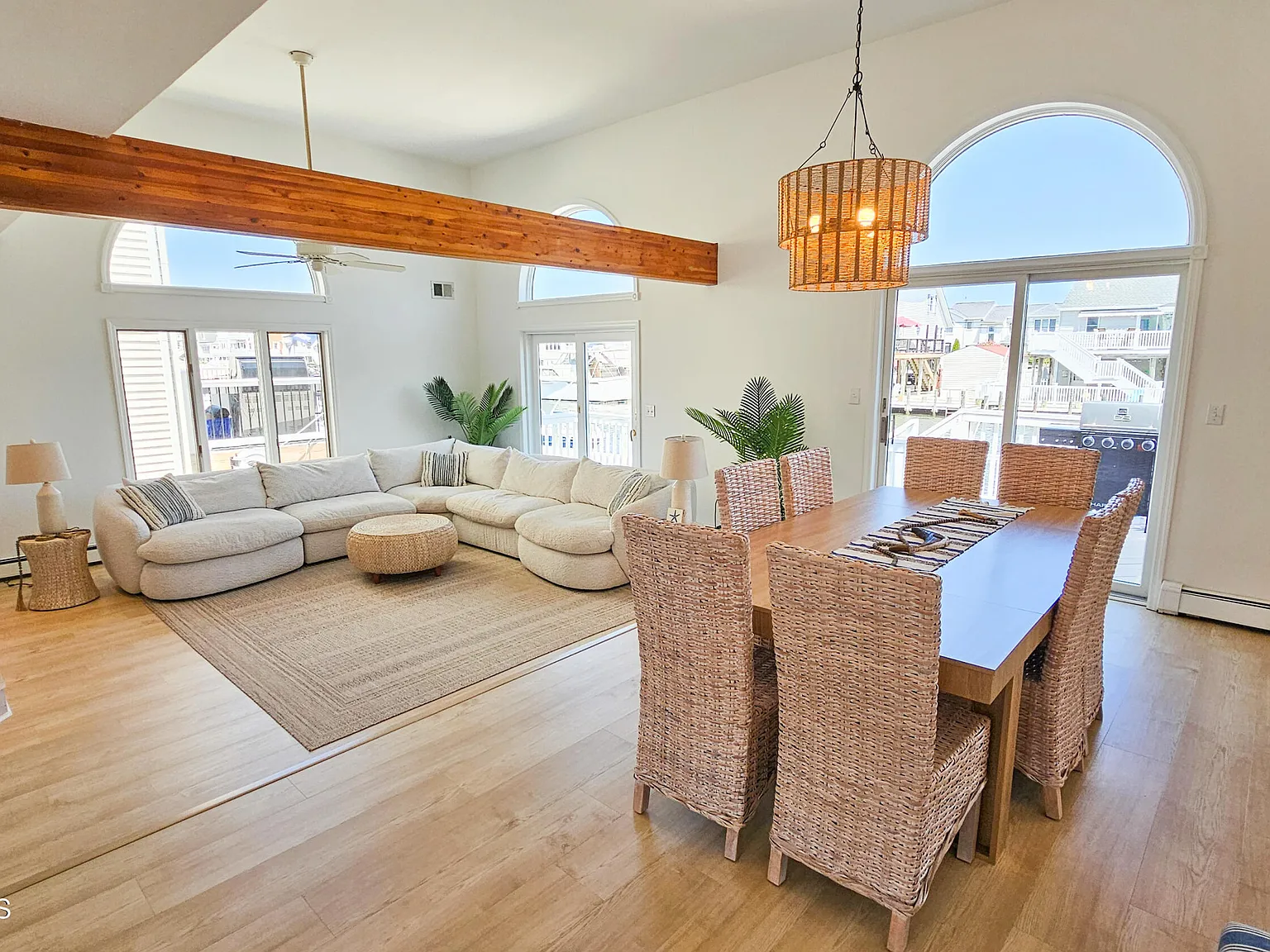 3 bed, 2.5 bath, 1856 sqft, $3,495 — Photo 4