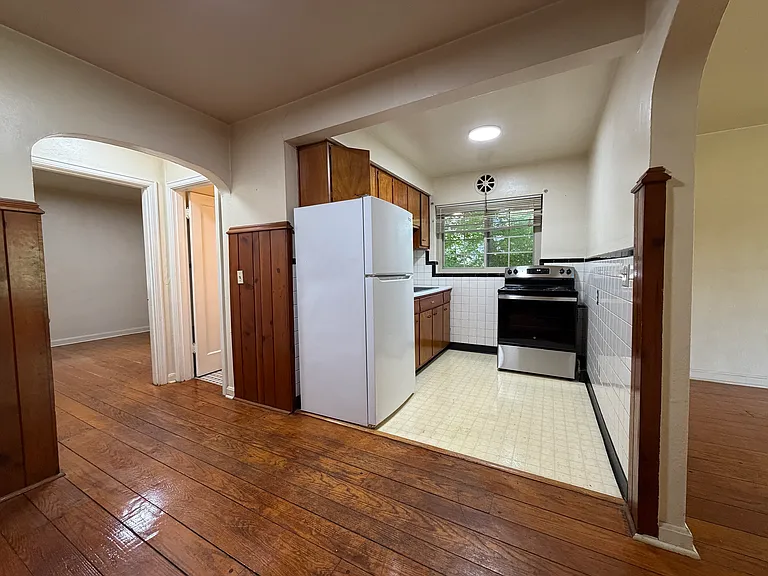 239 Parkway Ave #1 — Photo 12