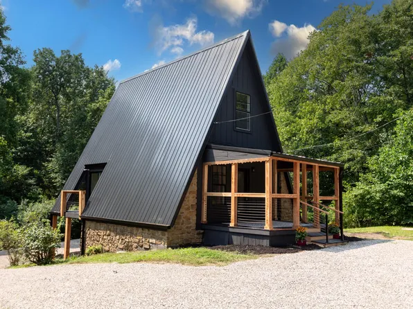 8701 Center Lake Rd, Nineveh, IN 46164