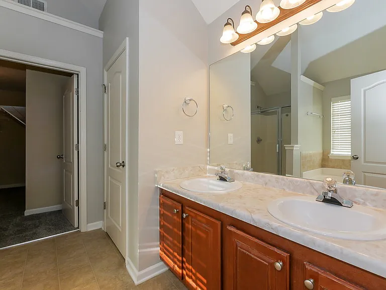 215 Madison Grace Ave — Photo 13