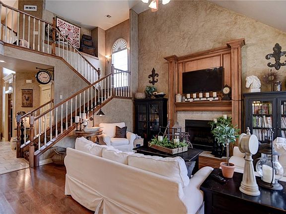 3rd image of 13200 Wisteria Way
