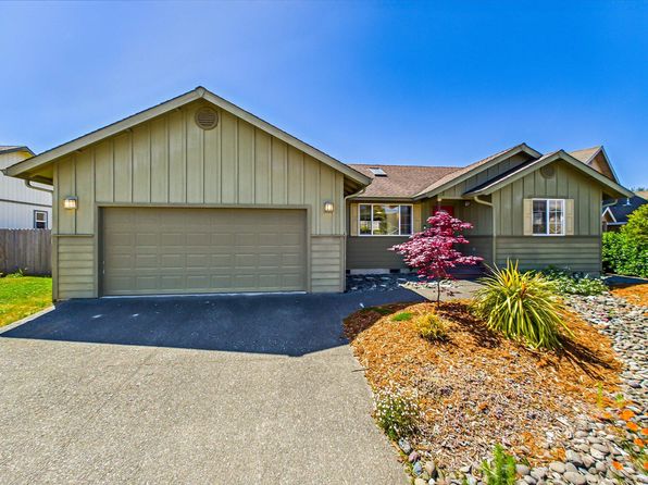 1848 Chanterelle Dr, McKinleyville, CA 95519