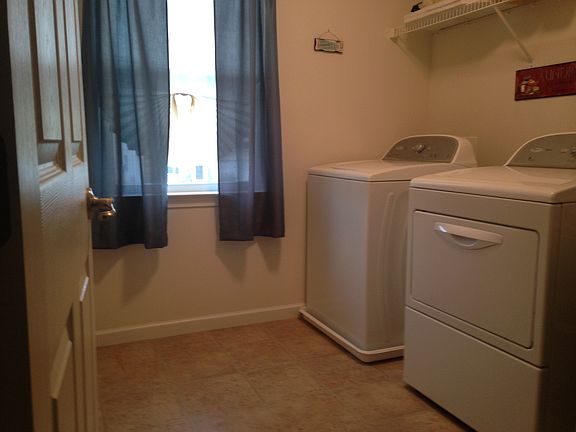 3rd image of 8784 Kelly Ln