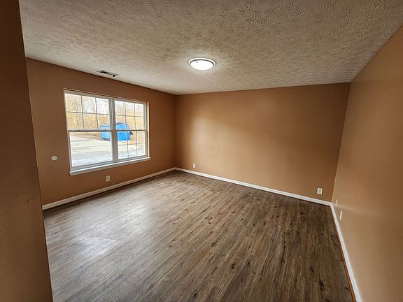 5th image of 164 Highland Blvd #2