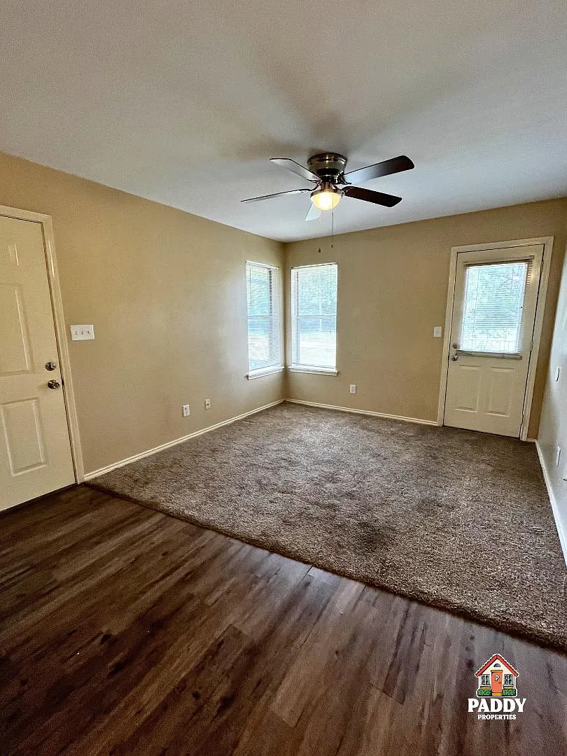Unit Photo - 2330 N Jefferson Ave #107