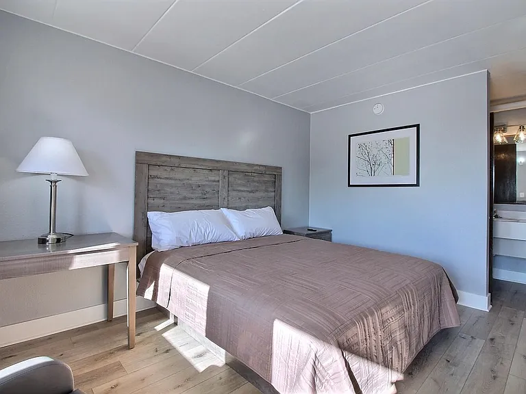 3021 S Locust St #1 — Photo 2