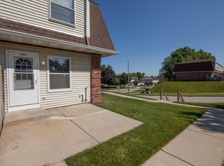 2007 Green Tree Rd, West Bend, WI 53090
