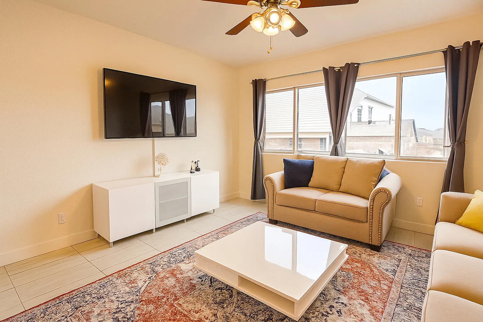 4 bed, 2.5 bath, 1570 sqft, $4,500 — Photo 4