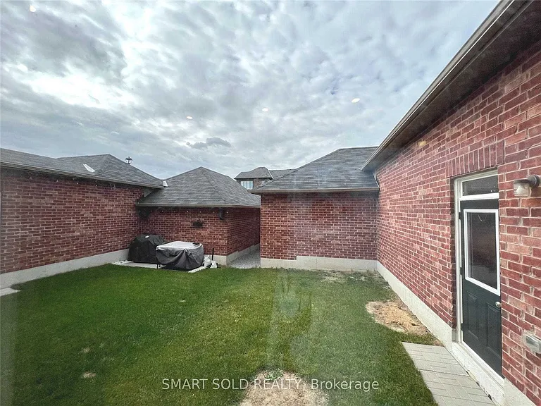 1046 Murrell Blvd — Photo 30