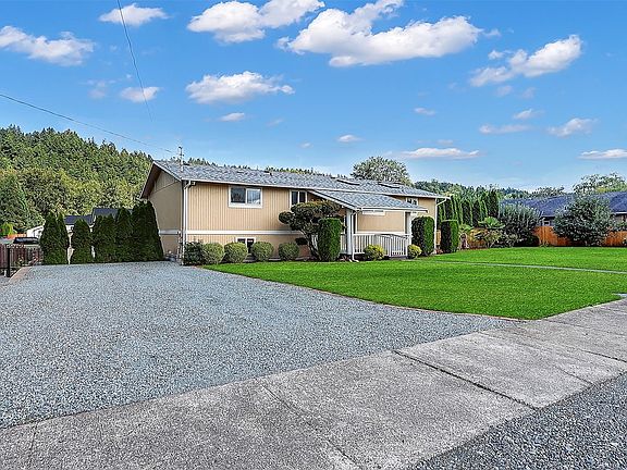 2nd image of 320 Bowlin Avenue NE