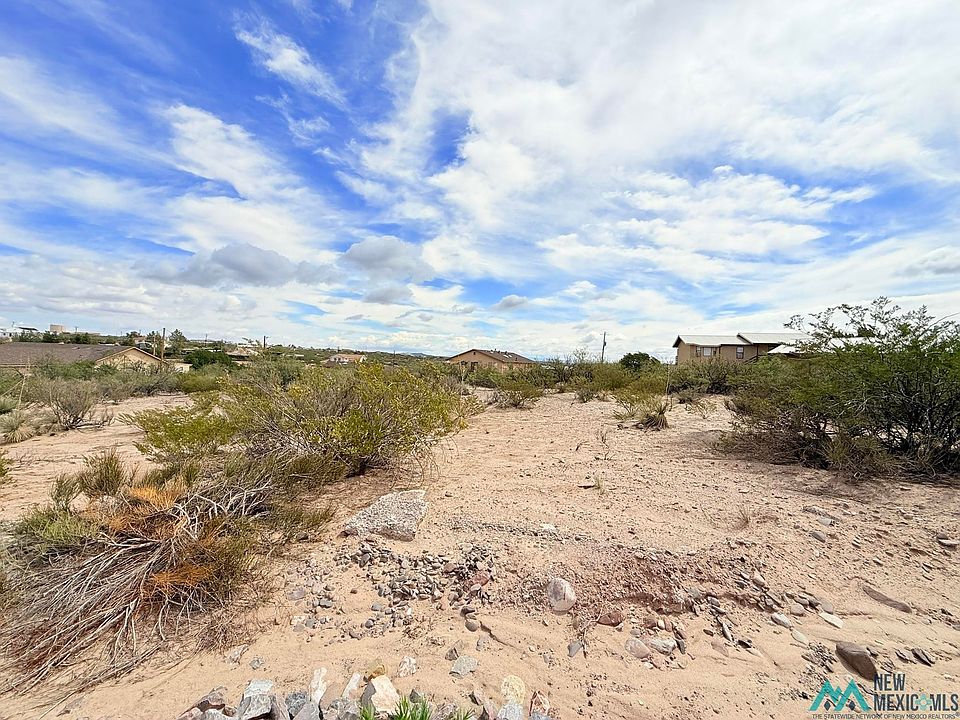 1st image of 1001 Skyline Dr