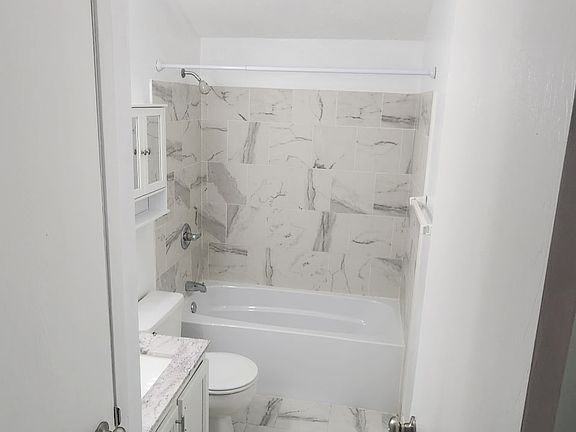 4th image of 522 E Graham Pl