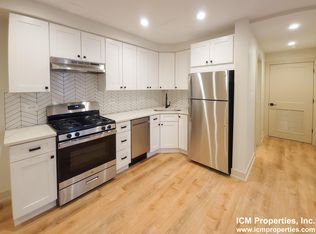 438 W Surf St #G, Chicago, IL 60657