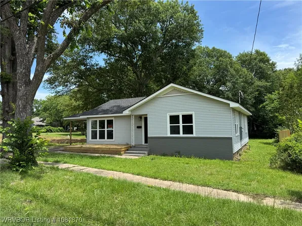 664 N Broadway Ave, Booneville, AR 72927
