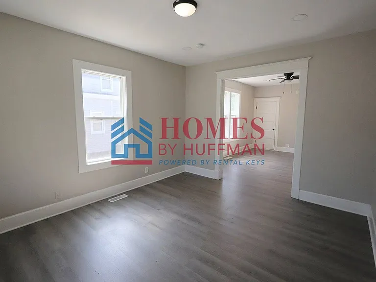 605 Madison Ave — Photo 4