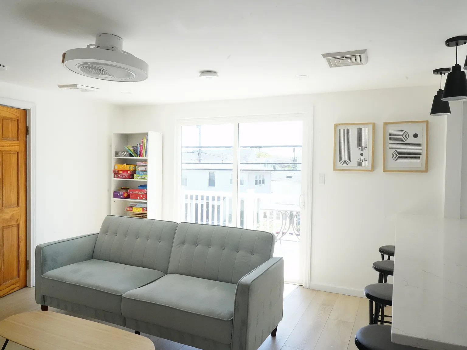 3 bed, 1000 sqft, $4,000 — Photo 4