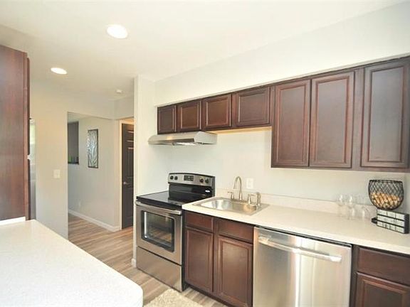 3rd image of 6117 W Fordham Pl