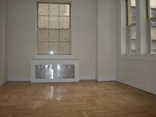 Rented by Metropolitan Equities | media 27