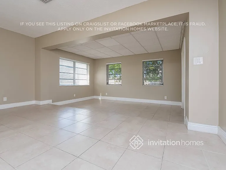 206 S 57th Way — Photo 6