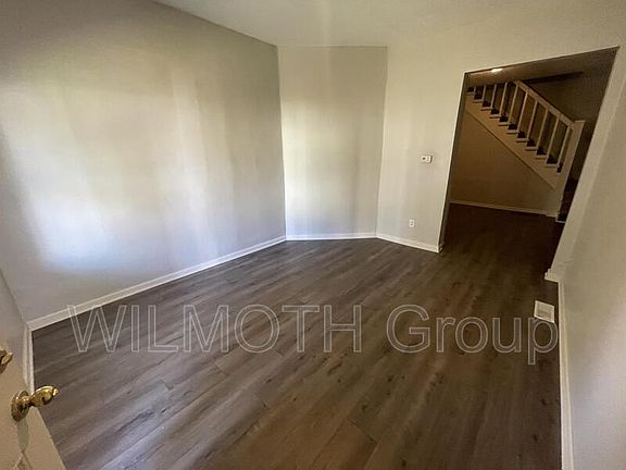 3rd image of 424 N Beville Ave