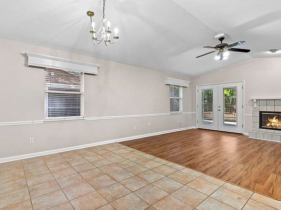 4th image of 4464 Bay Shore Cir