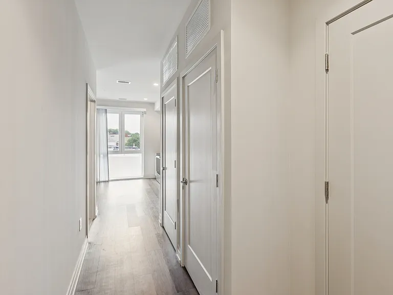 Park Morton Apartments — Photo 54