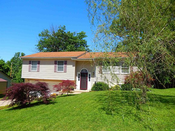 2nd image of 220 N Beechwood Dr