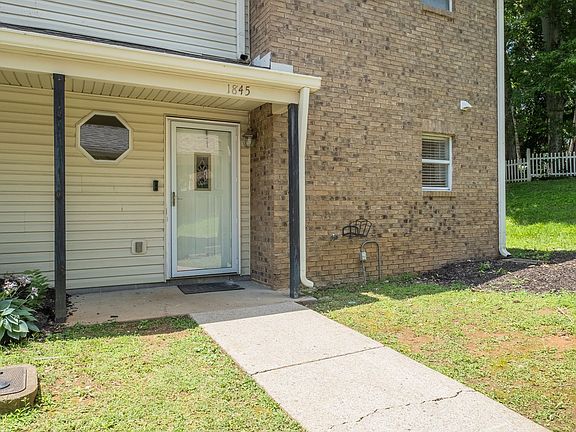 5th image of 1845 Brockton Pl