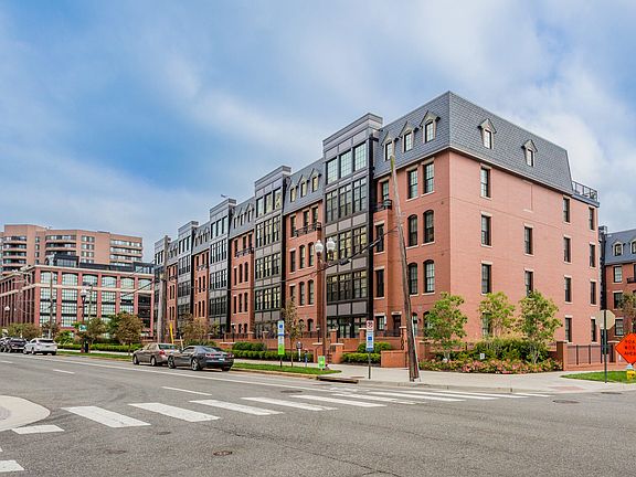 2nd image of 1700 Clarendon Blvd #124