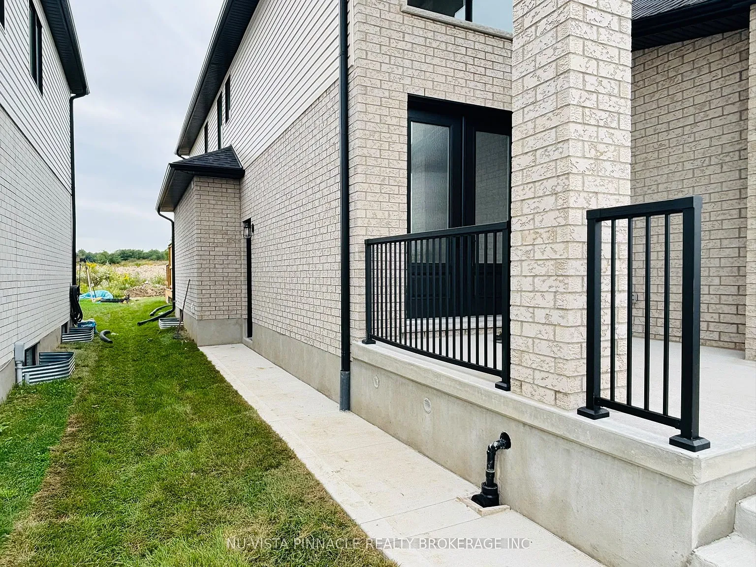 2 bed, $1,700 — Photo 2