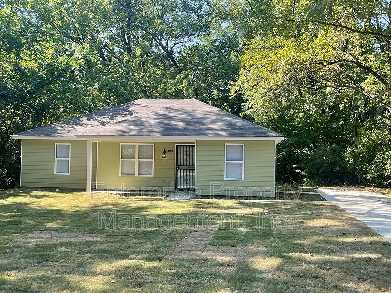 4 bed, 2.0 bath, 1650 sqft, $1,395 — Photo 1