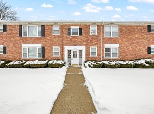 17590 Mack Ave APT 8, Grosse Pointe, MI