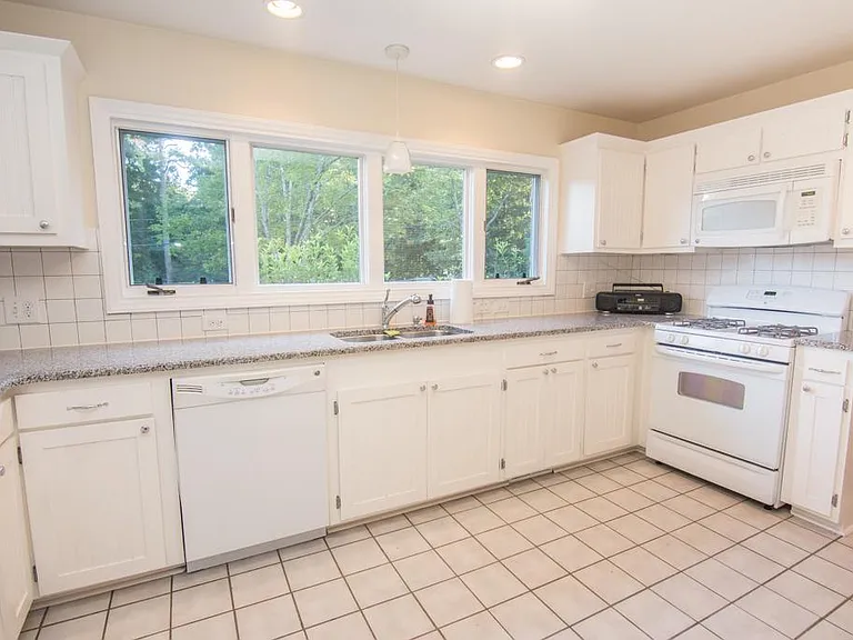 1000 Jefferson Dr — Photo 11
