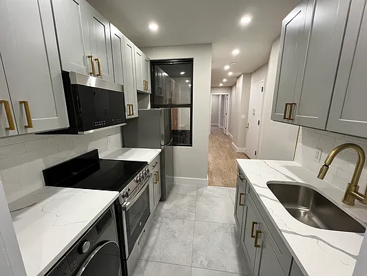 Rented by Mdays Realty | media 7