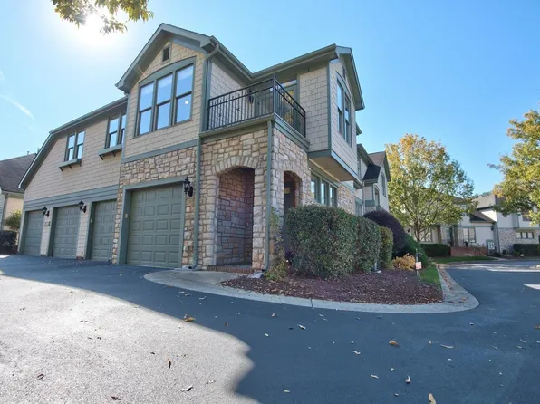 301 Presque Isle Ln #301, Chapel Hill, NC 27514