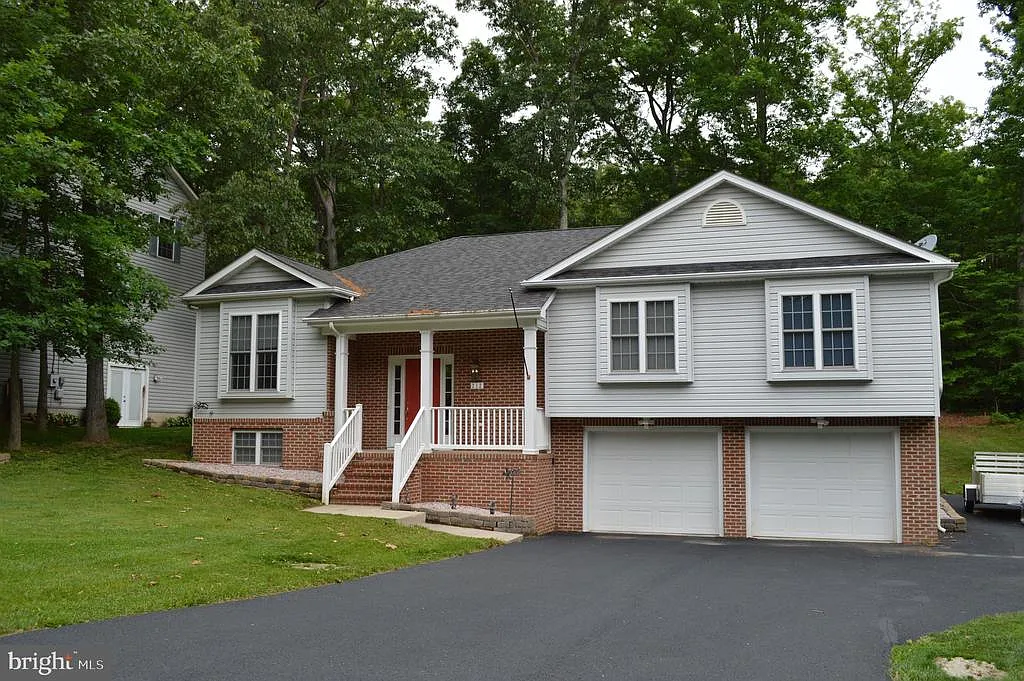212 Laurel Dr photo 1
