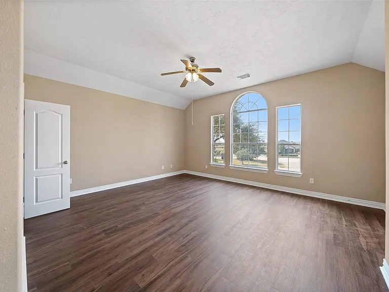 23010 Prairie Lake Ct — Photo 30