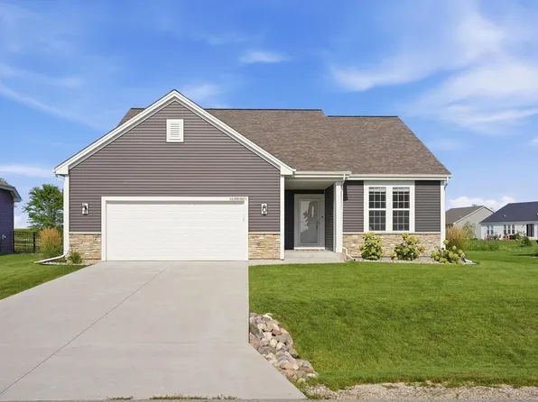 W218N16071 Tiger Lily DRIVE, Jackson, WI 53037